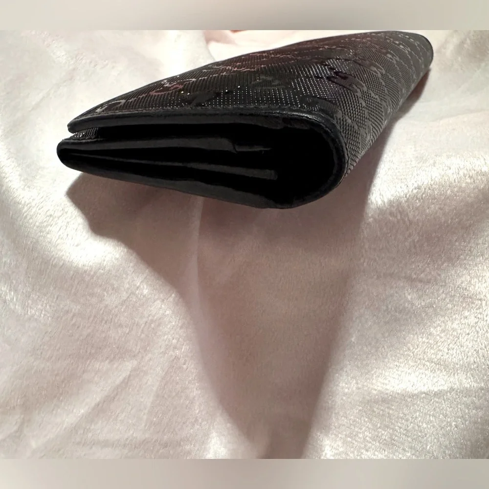 Gucci Black Guccissima Wallet – Authentic Timeless Design, Great Condition - Picture 3 of 16